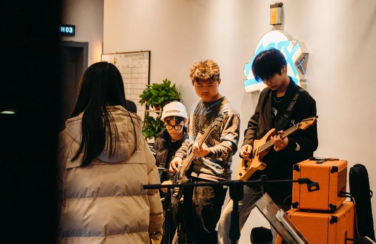 韩网S13队伍排名：JDG、GEN、LNG、BLG、T1位列前五 WBG第七